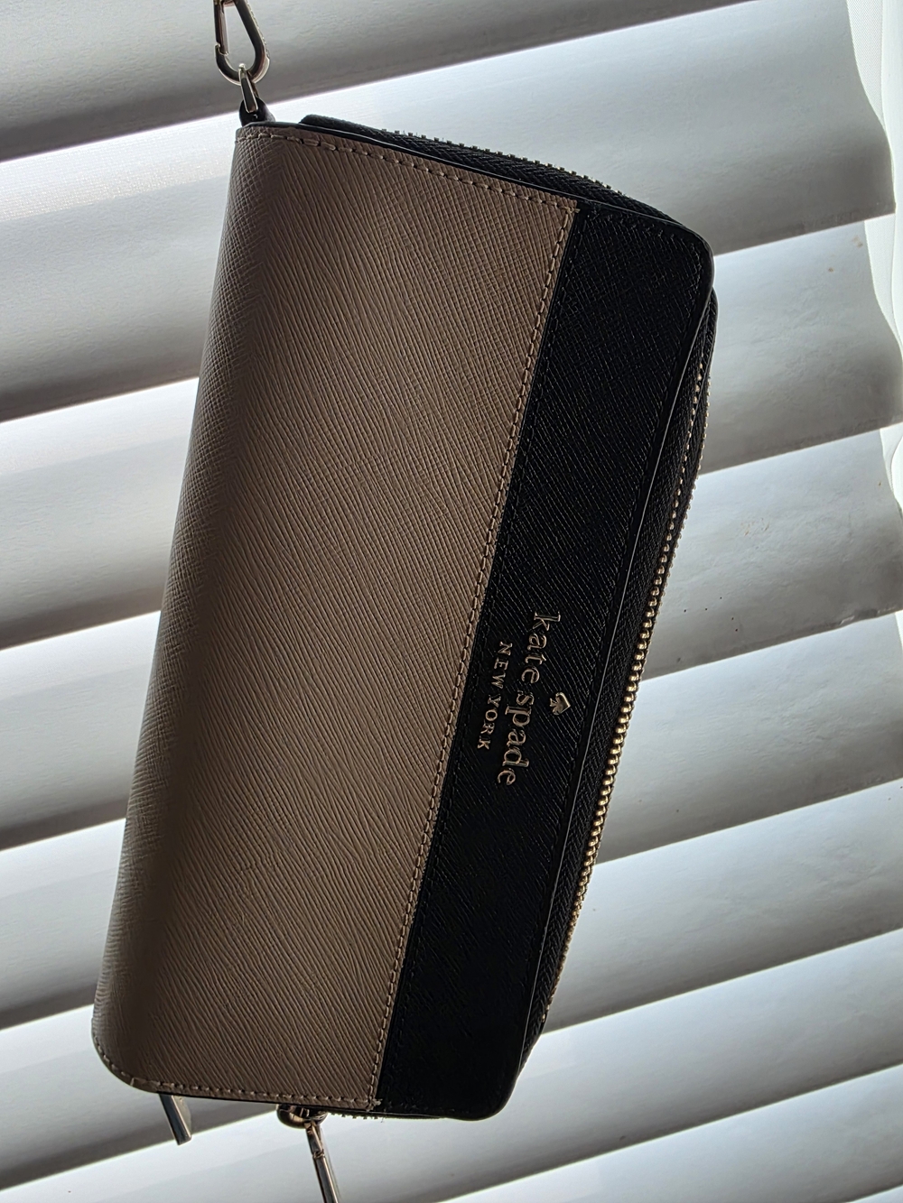 Kate spade Two-Tone Taupe & Black Zip-Around Wallet - Picture 1 of 7